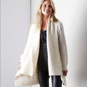 American eagle cream colored cable knit open cardigan